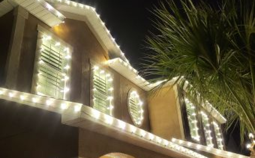 Christmas Lights installed in Apollo Beach by Dirty South Illumination